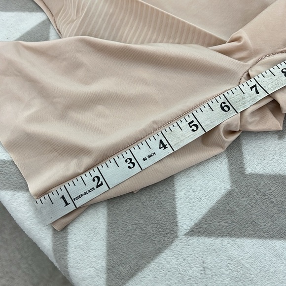 SPANX Women's Thinstincts 2.0 Open-Bust Mid-Thigh Bodysuit size XL - Picture 10 of 10